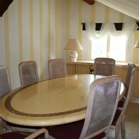 Apartment Maison Cathedrale Proche Paris